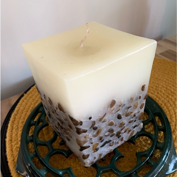 Inukshuk Candle - Picture 3 of 4